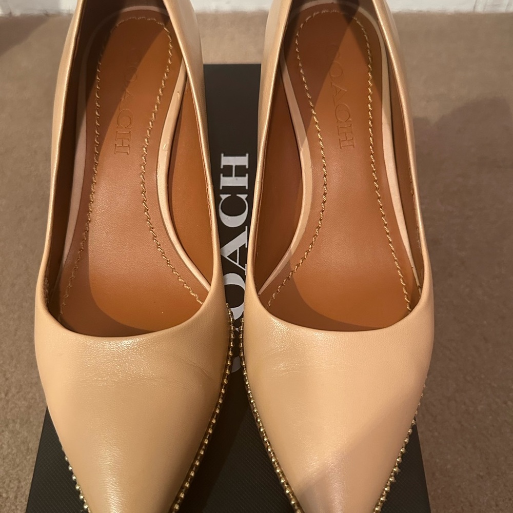 Coach “Ollie” Women’s Beige Leather Heels